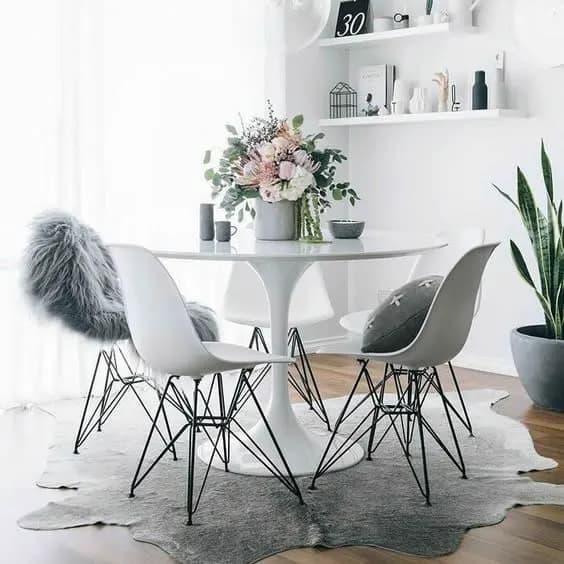 ROCCO/EAMES CON PATA METALICA